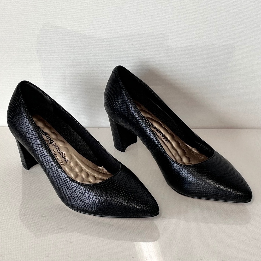 Walking Cradles Samantha Black Snakeskin Leather  Size: 6.5W